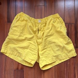 Yellow chubbies short